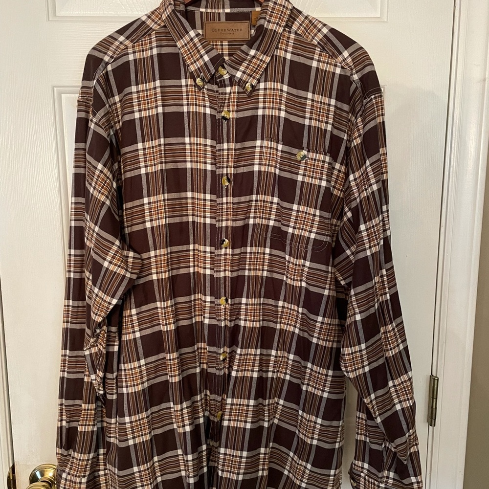 Clearwater Outfitters Men’s Brown,‎ tan plaid shirt